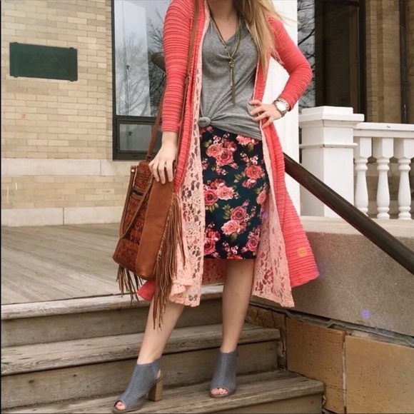 NWT•M•GEO PRINT PENCIL SKIRT•NEW - Picture 3 of 11